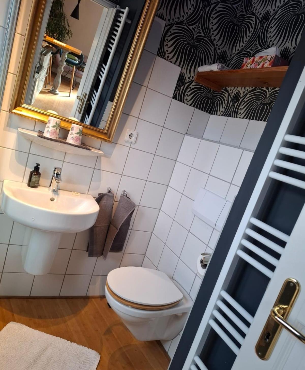 Apartment Leopold Mit Balkon *